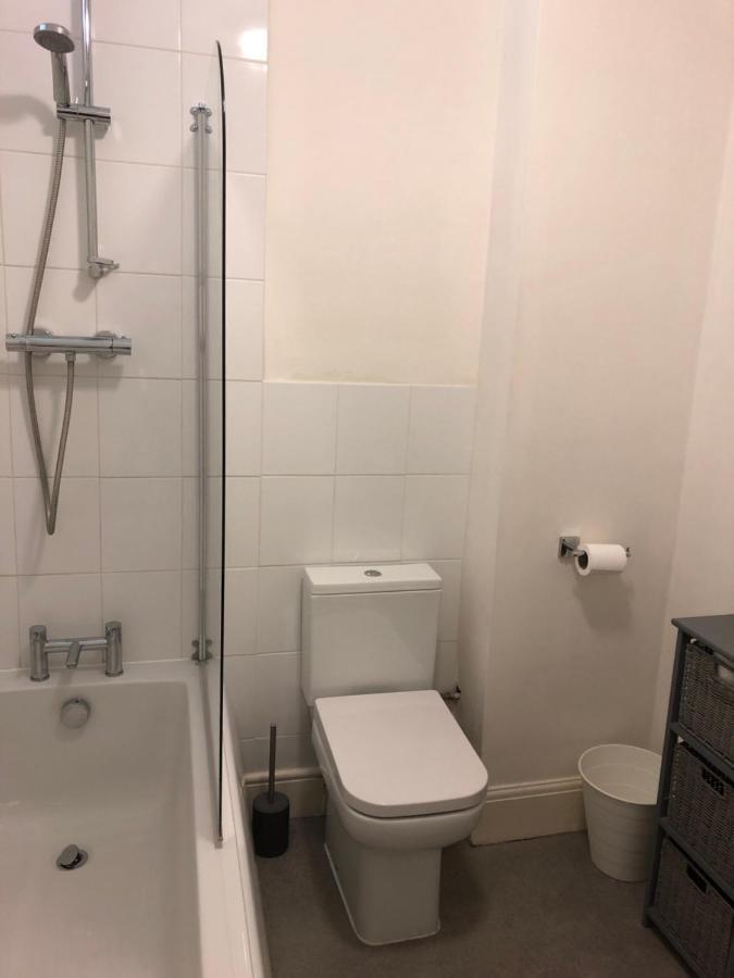 Grosvenor Place Spacious Studio Apartment Bath Exterior photo